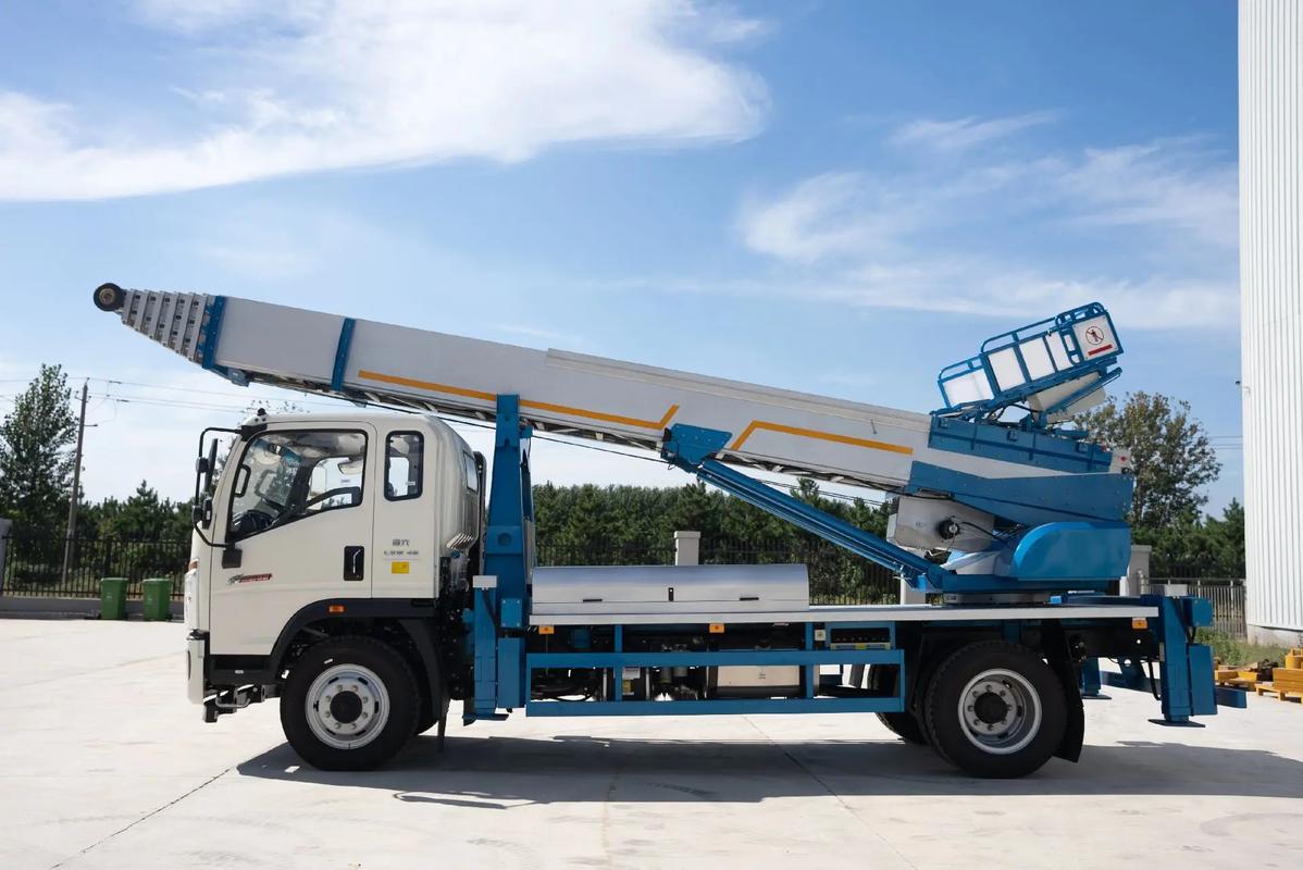 明光云梯上料车租赁费用