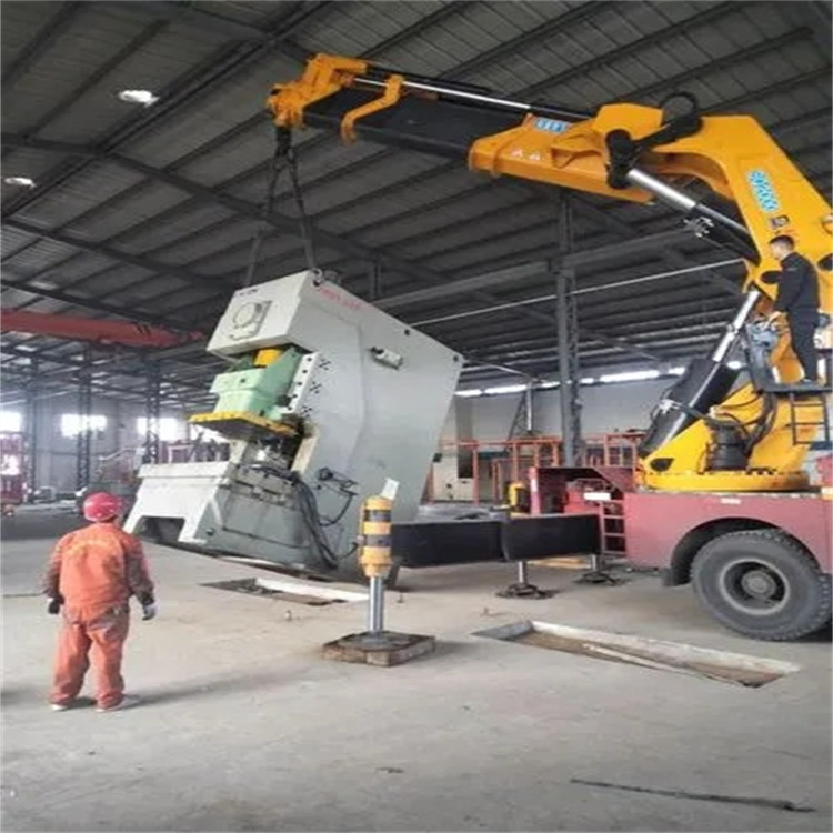 明光80吨折臂吊车出租附近电话